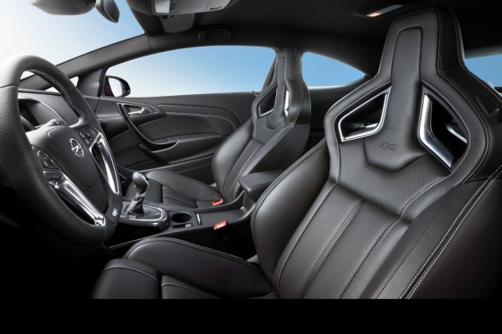 Opel-Astra-OPC-4