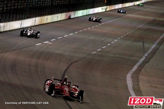Scott Dixon dominó la primera mitad de la carrera pero un accidente lo dejó fuera de competencia. (Imagen: IndyCar  / LAT USA)