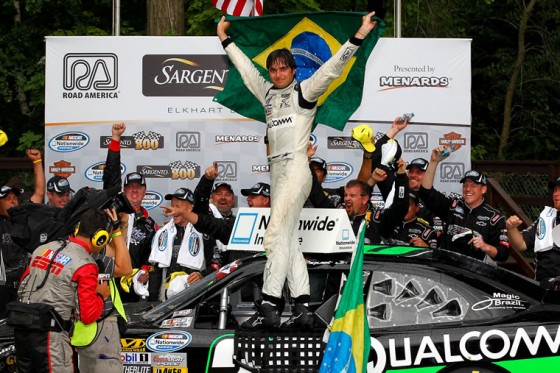 Nelson Piquet Jr. celebra en Road America. (Imagen: Getty Images for NASCAR)