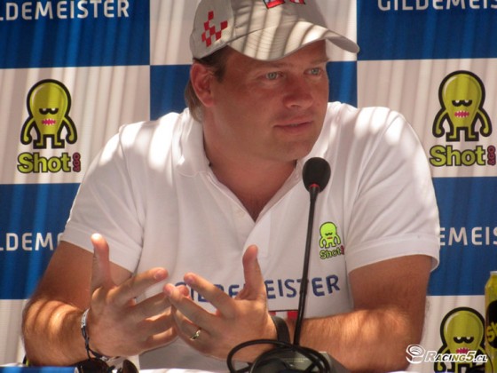Manuel Baumann, gerente de Automotores Fortaleza en el lanzamiento del nuevo equipo Dakar 2013 de Gildemeister y Mahindra. 