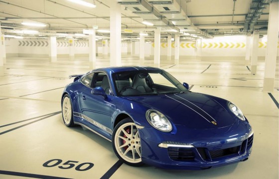 Porsche 911 Carrera 4S Facebook