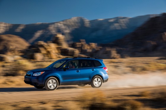 2014-Subaru-Forester-side-in-motion-04
