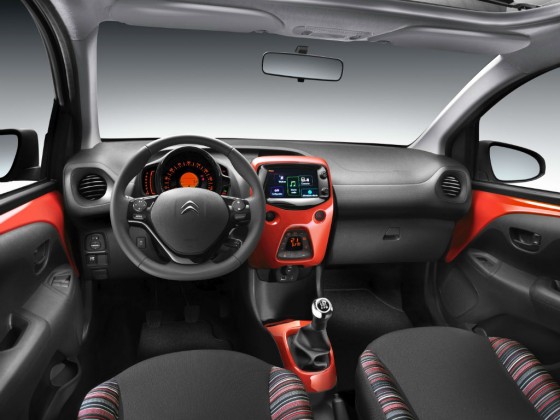 2014-Citroen-C1-Review-Dashboard-Carwitter
