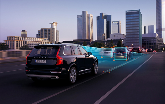 The all-new Volvo XC90 - ACC with Queue Assist