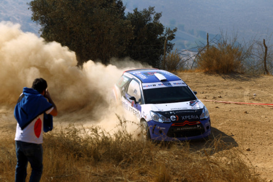 En las cercanías de Santa Cruz, en el Valle de Colchagua se corrió la primera etapa de la 1ra fecha del Rally Mobil 2015, Gran Premio de Santa Cruz. Con un total de 69 km cronometrados para las categorías N3, R2, R3B, R3 y N3. Santa Cruz, Chile18/04/2015Foto: Max Montecinos/Rally Mobil