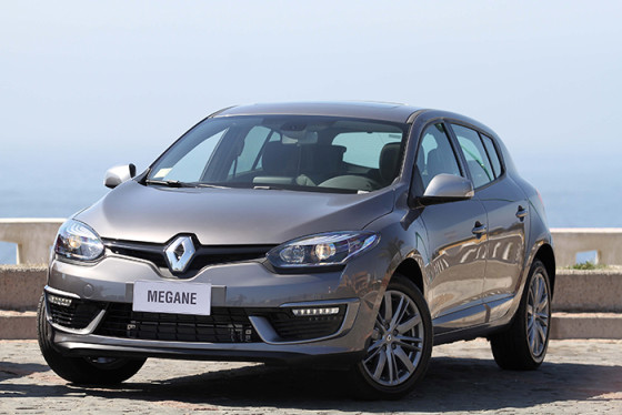 El cambio de la nueva imagen de Renault en sus vehículos comenzó en 2012 con el nuevo Renault Clio y que posteriormente se ha extendido a otros productos como el Captur o el Twingo. En Chile, este cambio ha llegado con la renovación de modelos como el Koleos, Capture y, recientemente, con el Fluence y Megane. Se espera que todos los modelos tengan el remozado diseño a nivel mundial en 2016.