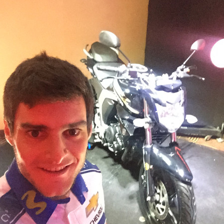Ignacio Casale, piloto Yamaha, también estuvo presente en el lanzamiento de las nuevas motos de la marca y nos regaló esta selfie.