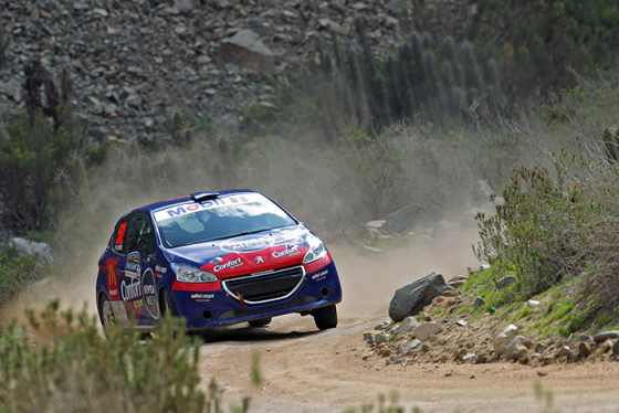 Pedro Heller fue el ganador en la R2 en su Peugeot 208. (Fotografía: Max Montecinos / Rally Mobil)