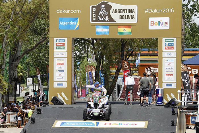 El chileno fue el más rápido de los 45 pilotos de la categoría cuatriciclos tras quedarse con la etapa Prólogo, lo que le permitirá salir en punta en la etapa de mañana.