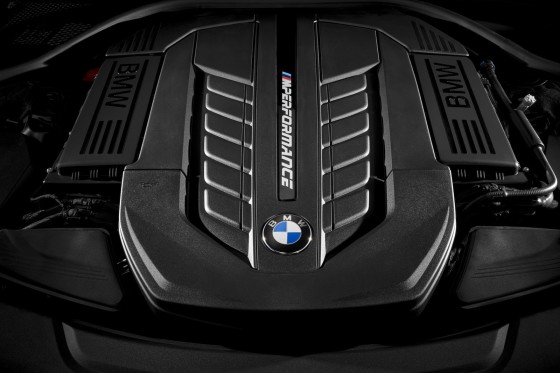 BMW-M760Li-xDrive-12