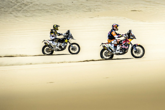 Quintanilla y Price navegan en desierto Etapa 2 Qatar Rally