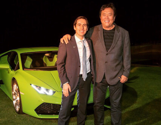 Robert Kiyosaki y Patricio Abusleme, brand manager de Lamborghini y Bentley