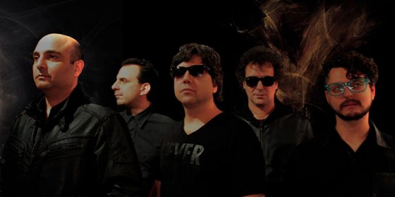 En esta ocasión, se sumará como banda telonera el grupo tributo “Zona Stereo”, banda argentina con más de siete años de trayectoria, quienes revivirán los grandes éxitos del grupo argentino liderado por Gustavo Cerati, con canciones como “Música Ligera” y “Persiana Americana”.