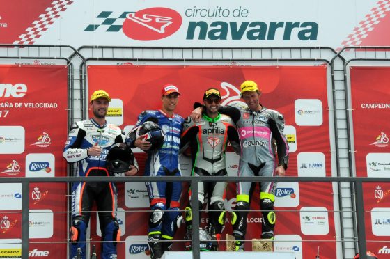 Sheib (segundo de derecha a izquierda) en lo más alto del podio en Navarra (Imagen: Graphbikes Easyrace SBK Team)