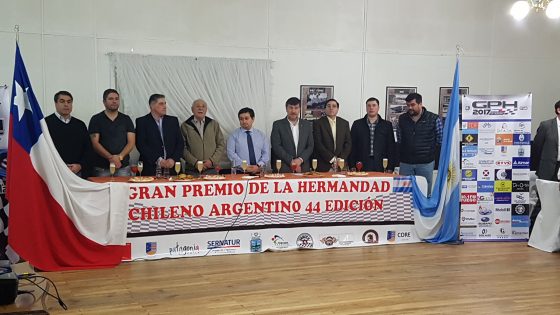 Las diferentes autoridades en el lanzamiento del Gran Premio de la Hermandad (Juan Esteban Lastra)